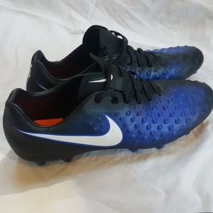 Nike Magista soccer cleats in ombre black to blue
